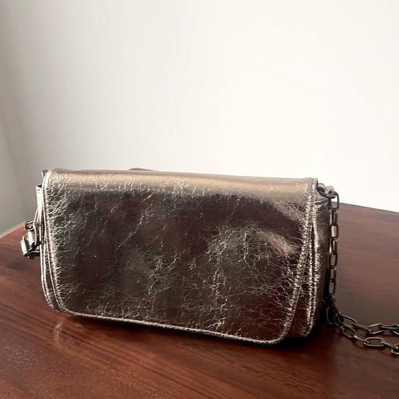 UNIVERSAL THREAD Flap Crossbody Bag - Metallic Bronze chain link purse New - Picture 1 of 9